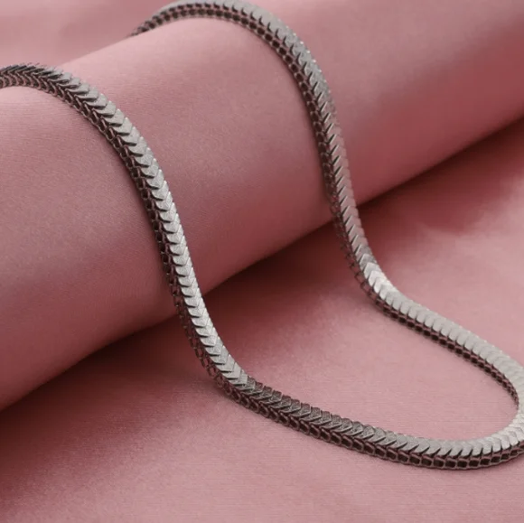 UNISEX  STAINLESS STEEL SERPENT NECKLACE - Picture 3 of 3